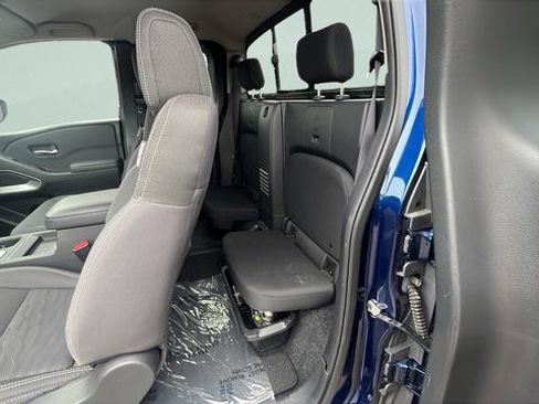 Used 2022 Nissan Frontier SV image 21