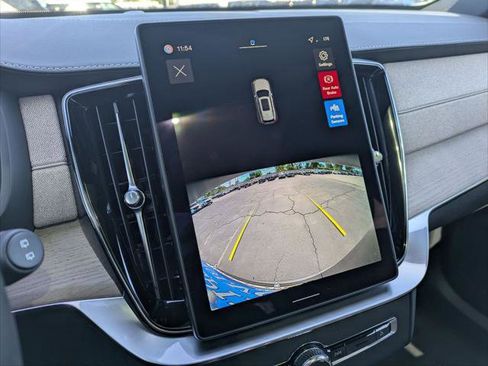 New 2026 Volvo XC90 B5 Core image 10