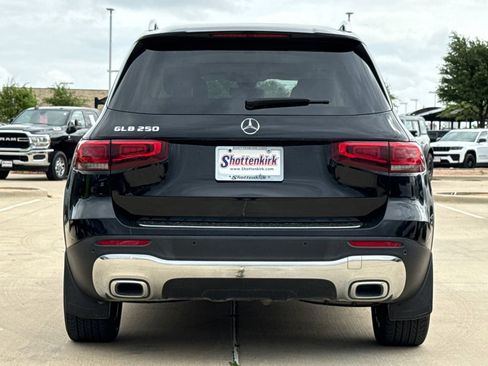 Used 2022 Mercedes-Benz GLB 250 image 7