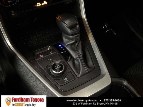 Used 2024 Toyota RAV4 LE AWD/4WD image 26