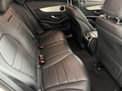 Used 2021 Mercedes-Benz GLC 300 4MATIC image 23
