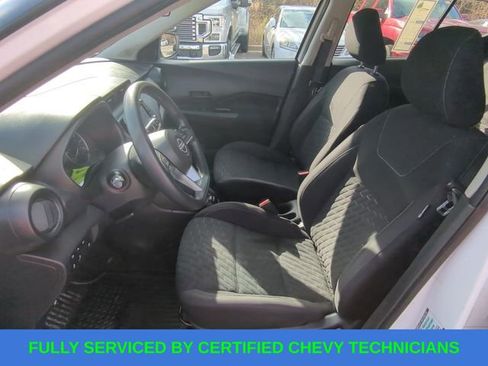 Used 2022 Nissan Kicks S image 22