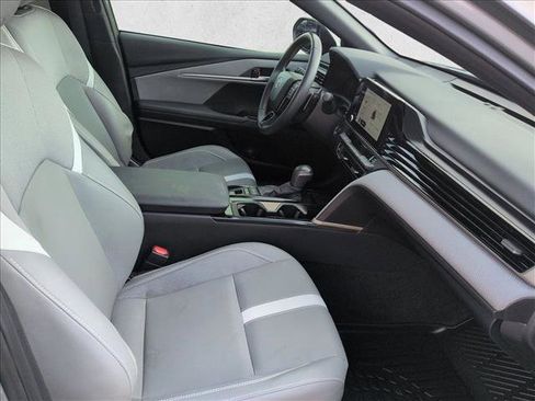 Used 2025 Toyota Camry SE image 22