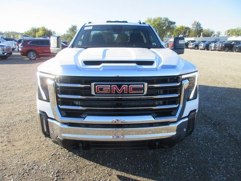 New 2026 GMC Sierra 3500 SLE image 12