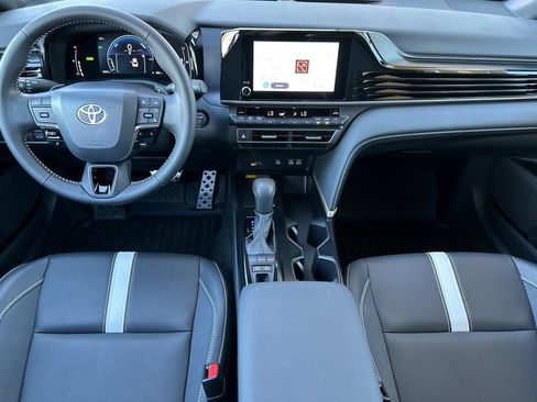 Used 2026 Toyota Camry Hybrid FWD image 14