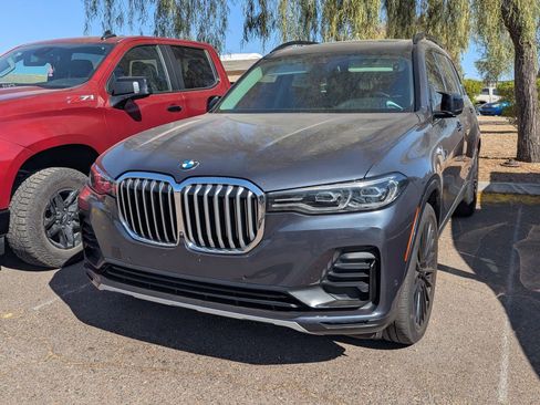 Used 2021 BMW X7 xDrive40i w/ Parking Assistance Package image 11