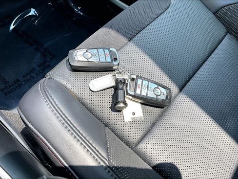 Used 2025 Ford F150 Raptor AWD/4WD image 12