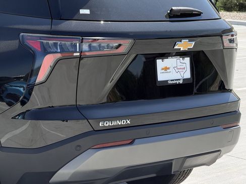 New 2026 Chevrolet Equinox LT w/ Safety and Technology Package FWD image 6
