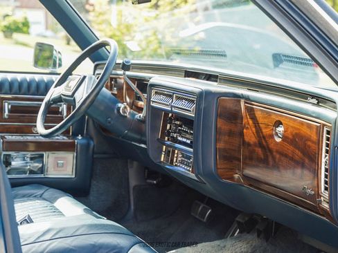 Used 1989 Cadillac Brougham RWD image 19