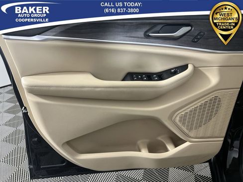 Used 2024 Jeep Grand Cherokee Limited w/ Black Appearance Package image 23