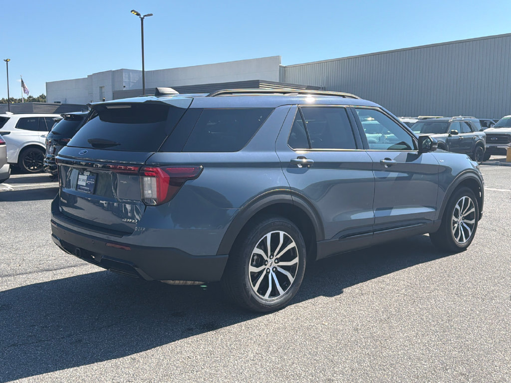 Used 2025 Ford Explorer ST-Line AWD/4WD image 7