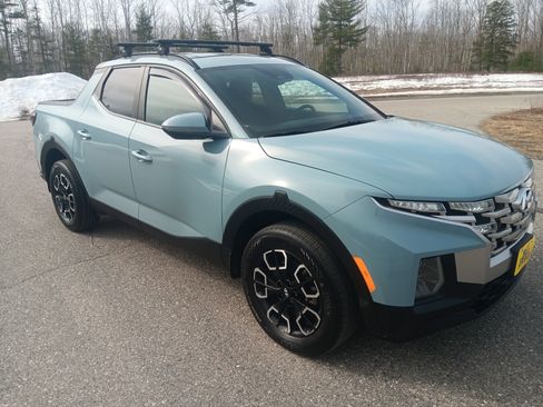 Used 2022 Hyundai Santa Cruz SEL Premium image 3