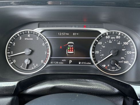 Used 2025 Nissan Pathfinder SV image 43