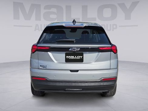 Used 2027 Chevrolet Bolt LT w/ LPO, All-Weather Package FWD image 4