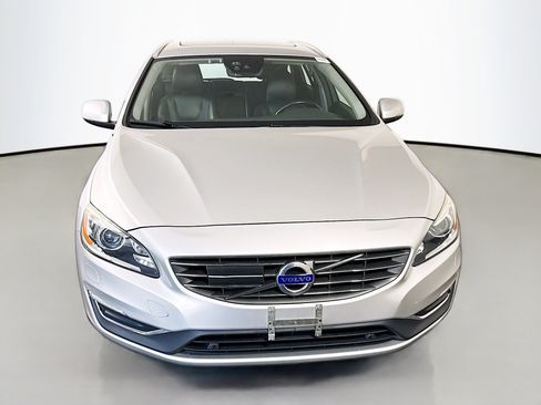 Used 2016 Volvo V60 T5 Platinum w/ Climate Package FWD image 2