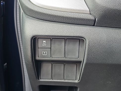 Used 2018 Honda CR-V LX image 25