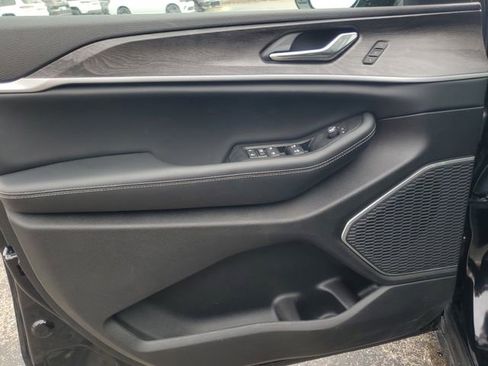 New 2026 Jeep Grand Cherokee Limited image 13