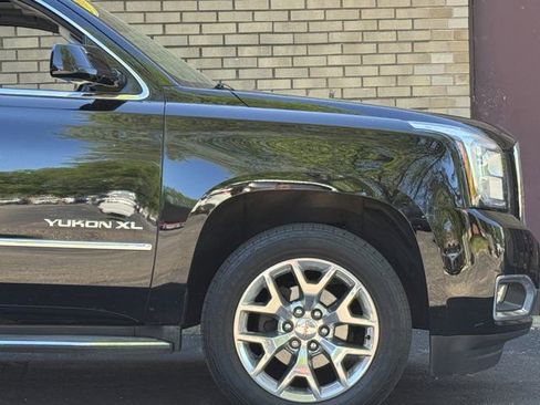 Used 2015 GMC Yukon XL SLT w/ HD Trailering Package AWD/4WD image 2