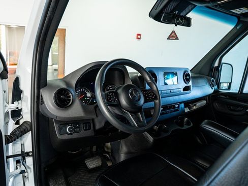 Used 2022 Mercedes-Benz Sprinter 3500 image 30