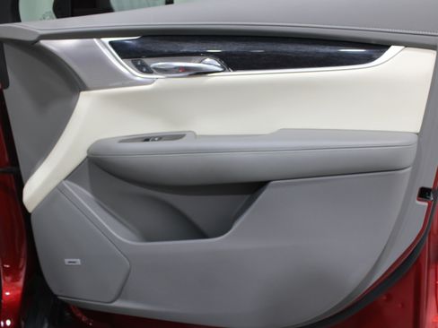 Used 2023 Cadillac XT6 Premium Luxury image 35