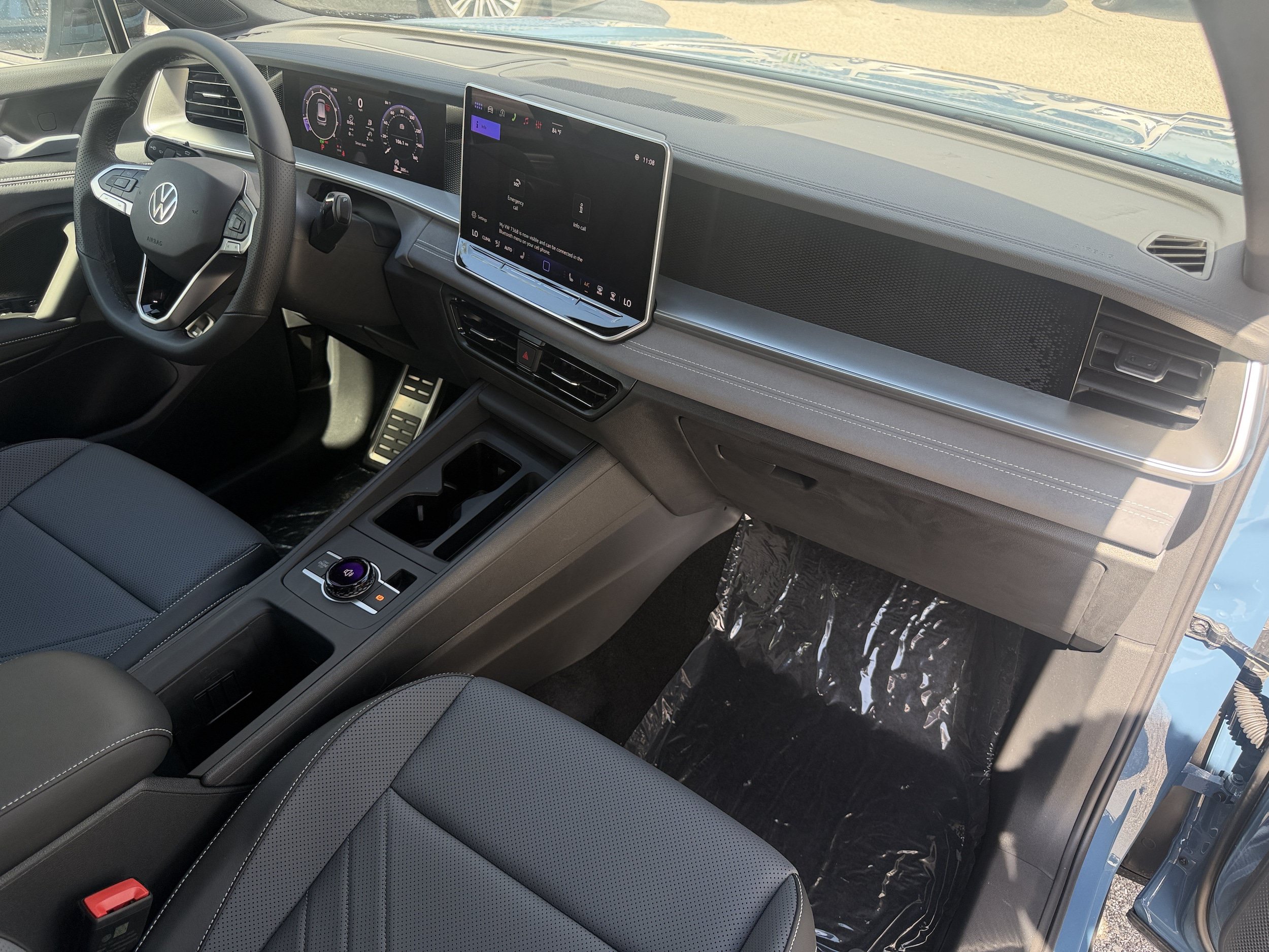 New 2026 Volkswagen Tiguan SE R-Line FWD image 13