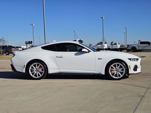 Used 2024 Ford Mustang GT Premium image 8