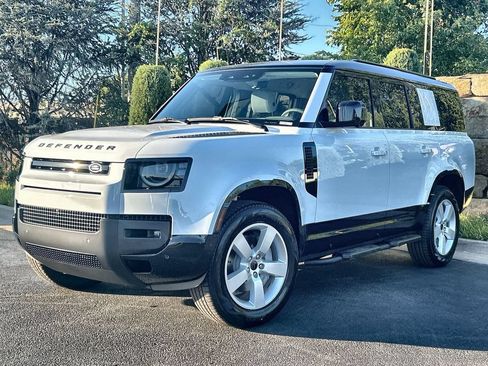 Used 2026 Land Rover Defender 130 X-Dynamic SE AWD/4WD image 1