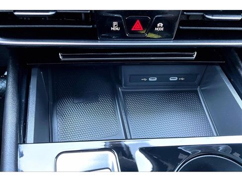 Used 2024 Volkswagen Atlas Cross Sport SE FWD image 27