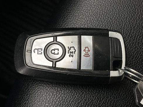 Used 2017 Ford Fusion SE image 23