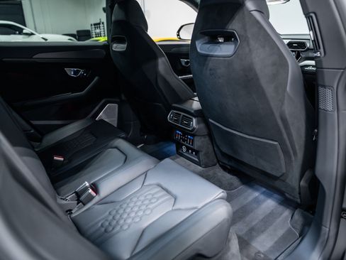 Used 2024 Lamborghini Urus Performante AWD/4WD image 23