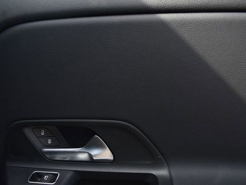 Used 2025 Mercedes-Benz GLA 250 image 27