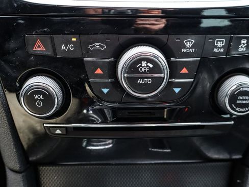 Used 2014 Chrysler 300 S image 29