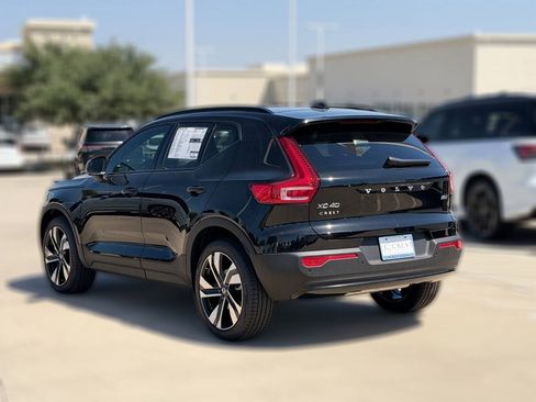 New 2026 Volvo XC40 B5 Plus w/ Climate Package AWD/4WD image 5