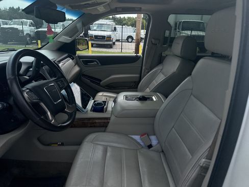 Used 2015 GMC Yukon Denali w/ Premium Package AWD/4WD image 5