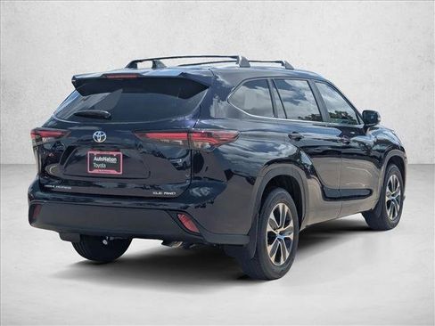 New 2026 Toyota Highlander XLE AWD/4WD image 2