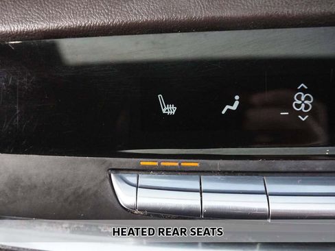 Used 2022 Cadillac Escalade Premium Luxury image 10