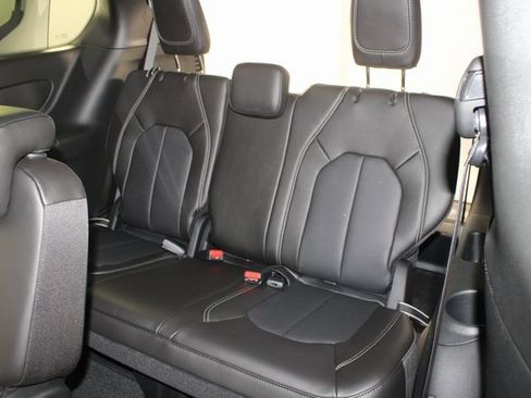 New 2026 Chrysler Pacifica Select image 19