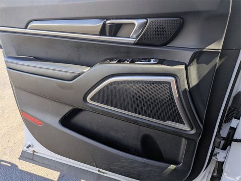 Used 2025 Kia Telluride S image 21