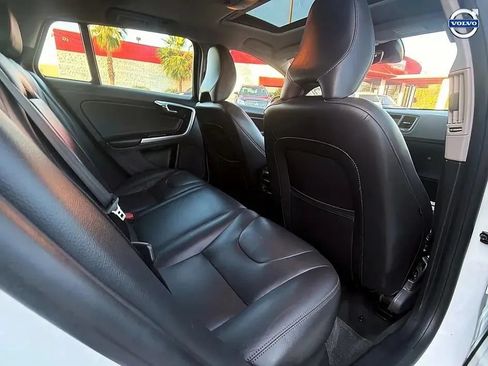 Used 2015 Volvo V60 T5 Premier FWD image 41