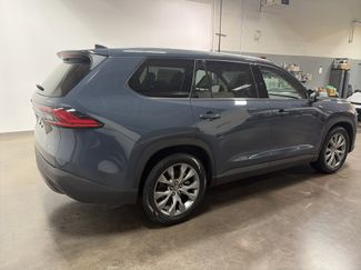 Used 2024 Toyota Grand Highlander Limited video 3