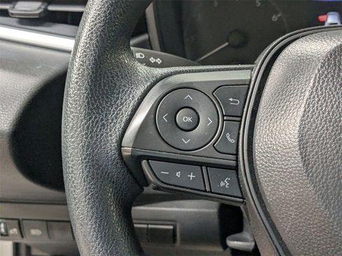 Used 2025 Toyota Corolla LE image 25