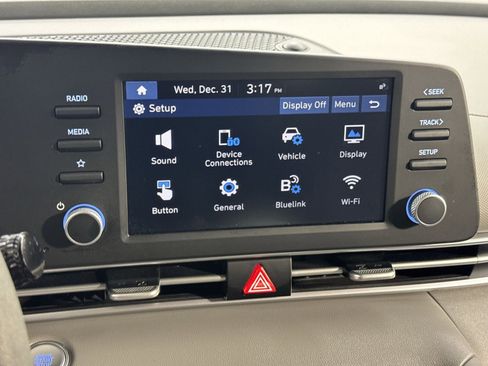 Used 2023 Hyundai Elantra SEL image 22