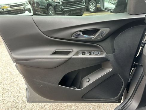 Used 2024 Chevrolet Equinox RS image 29