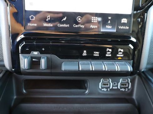 Used 2023 RAM 1500 Laramie AWD/4WD image 29