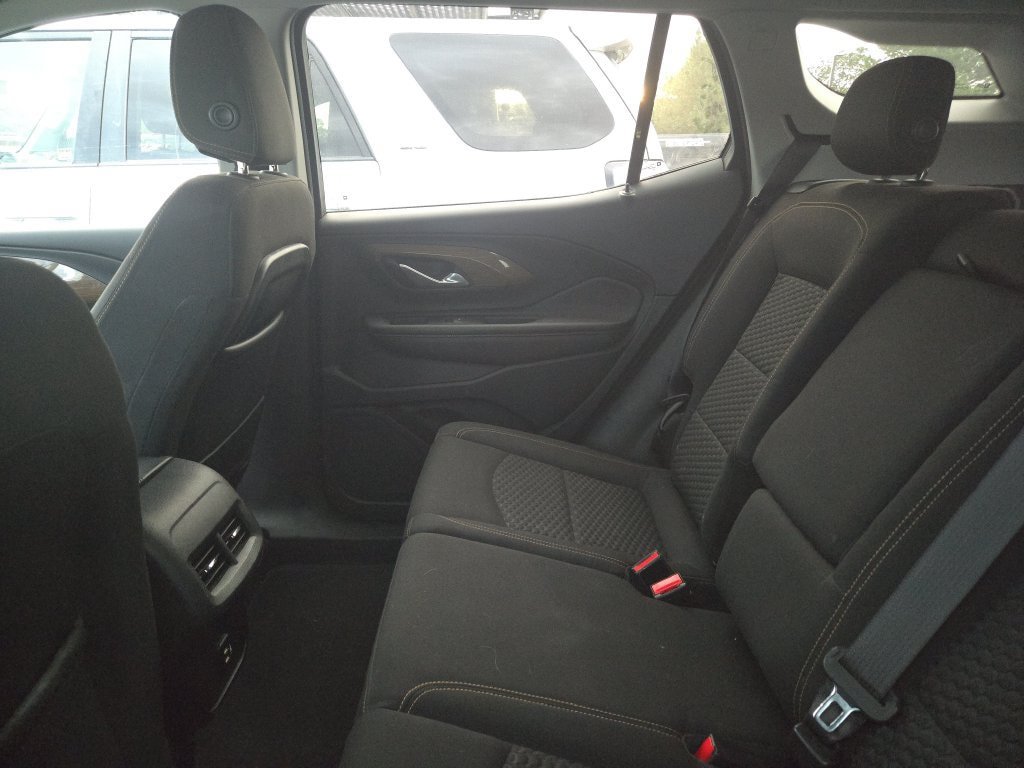 Used 2018 GMC Terrain SLE w/ Driver Convenience Package AWD/4WD image 3