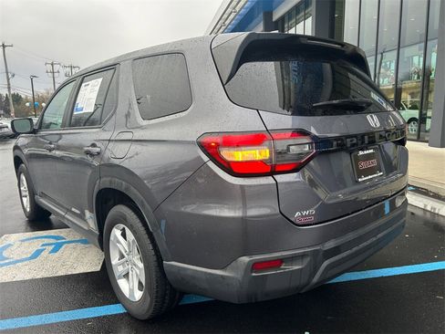 Used 2023 Honda Pilot LX image 34