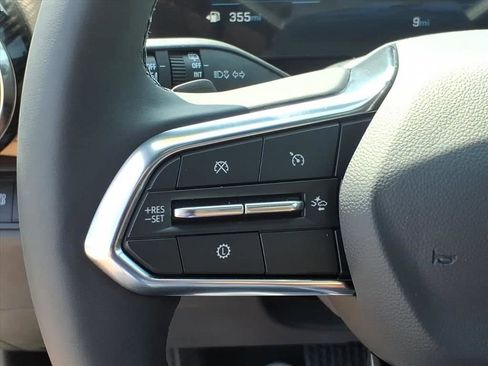 New 2026 Chevrolet Equinox ACTIV FWD image 18
