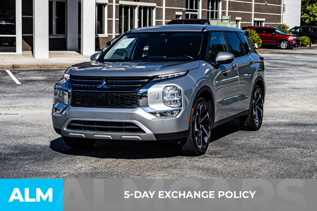 Used 2024 Mitsubishi Outlander SE AWD/4WD image 3
