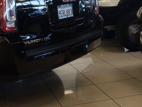 Used 2018 GMC Yukon XL SLT AWD/4WD image 13