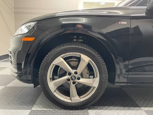 Used 2020 Audi Q5 2.0T Titanium Premium Plus w/ Premium Plus Package AWD/4WD image 9